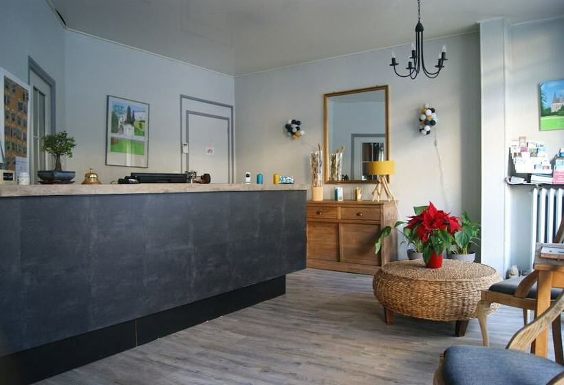 فندق Hôtel Central