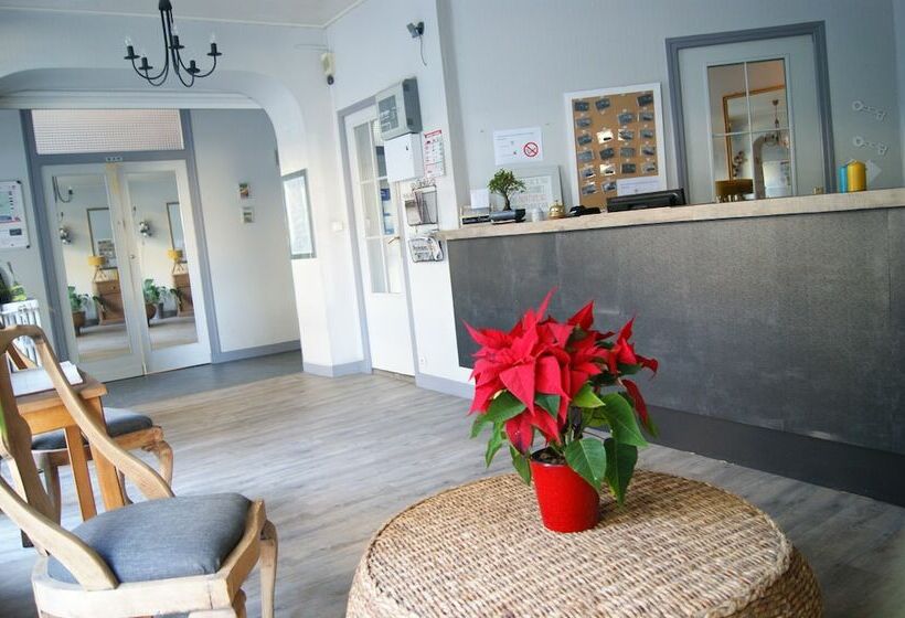 فندق Hôtel Central