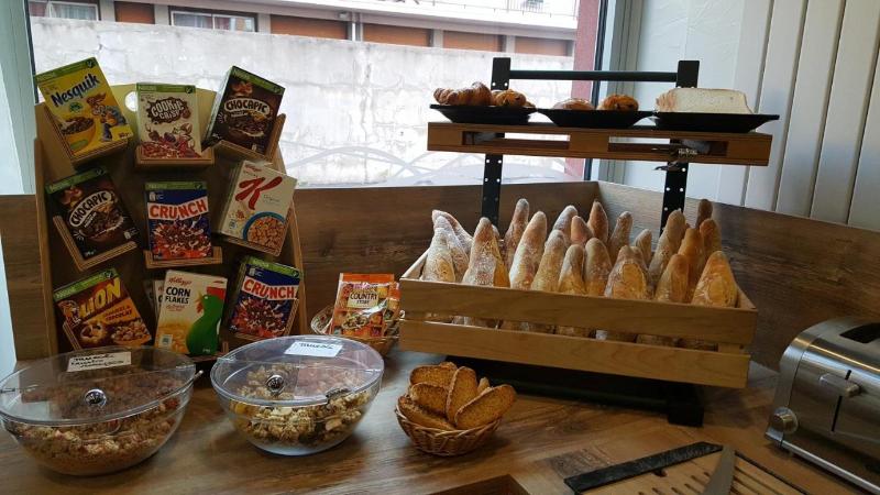 בית מלון כפרי Hôtel Chris Tel