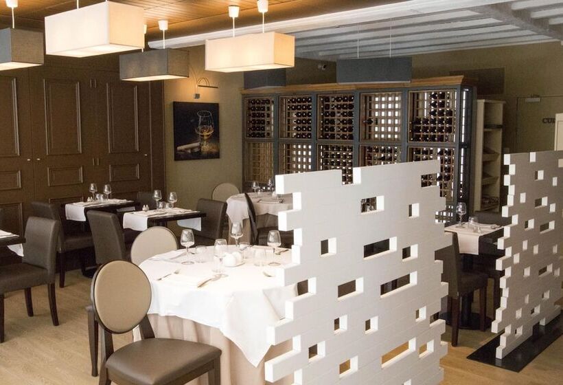 Отель Hôtel De France Vire