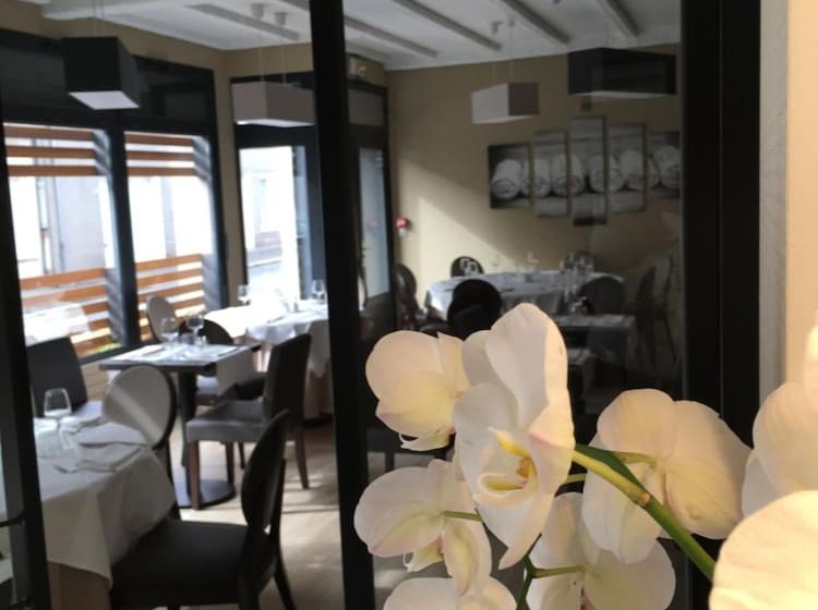 Отель Hôtel De France Vire