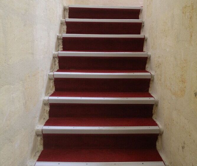 בית מלון כפרי Hôtel De La Boëtie