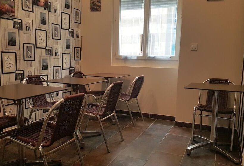 בית מלון כפרי Hôtel De La Boëtie