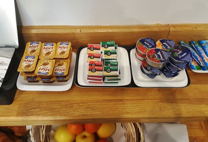 בית מלון כפרי Hôtel De La Boëtie