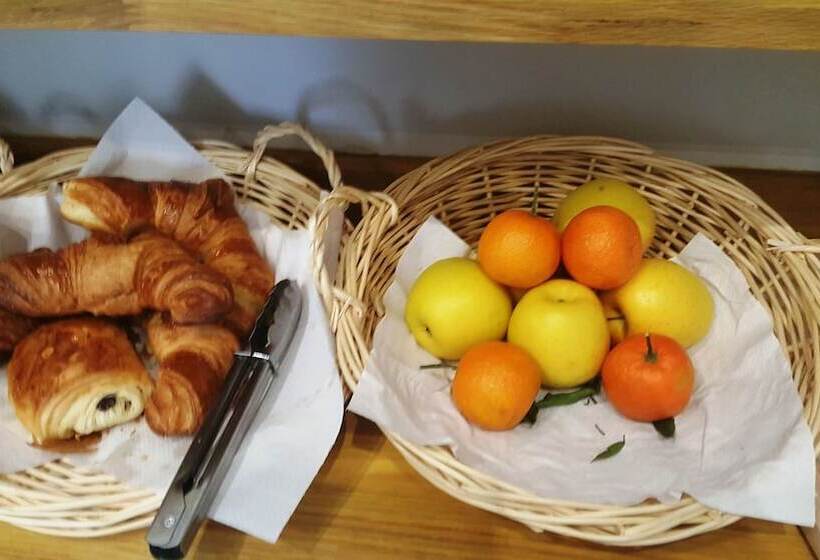 בית מלון כפרי Hôtel De La Boëtie