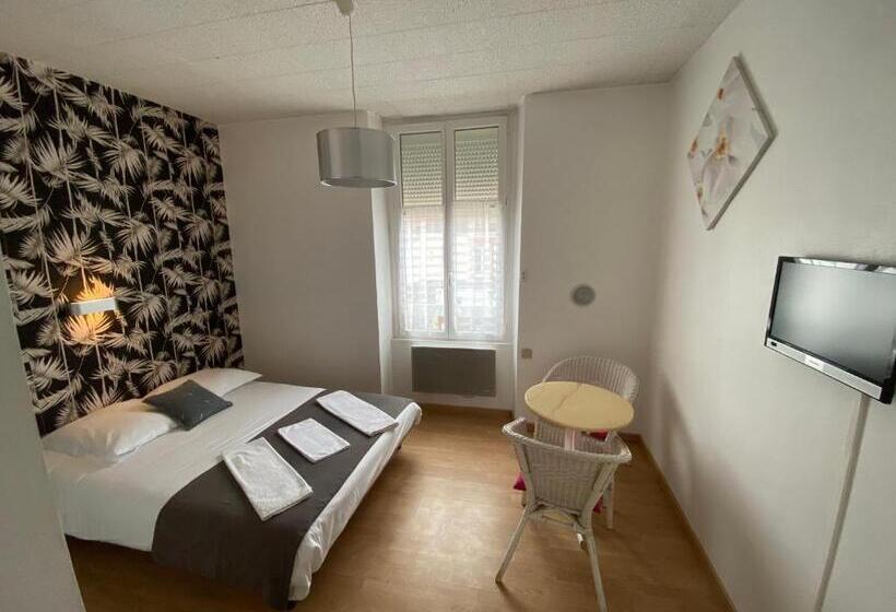 Отель Hôtel De Nantes