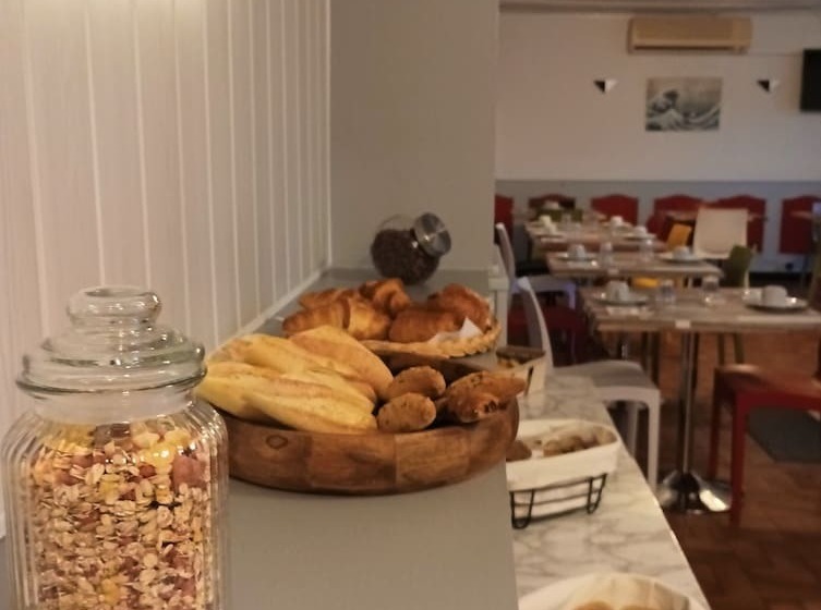 בית מלון כפרי Hôtel Le Cheval Blanc