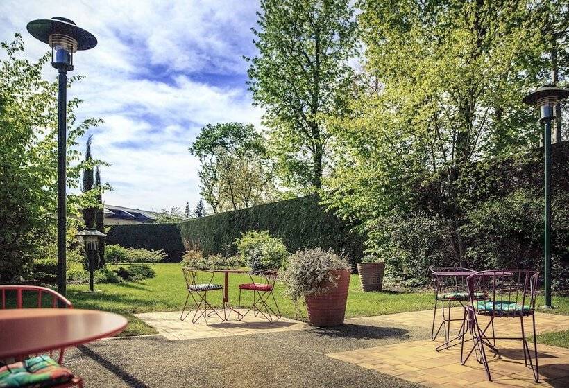 ホテル Hôtel Mercure Bourgenbresse