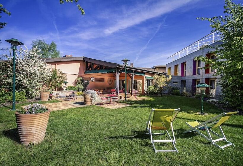 ホテル Hôtel Mercure Bourgenbresse