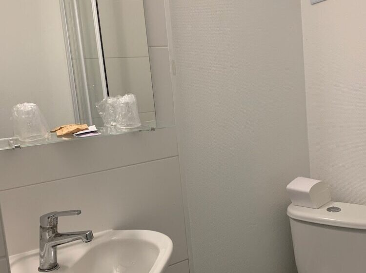 Отель Hôtel Vieille Tour Centre Rouen