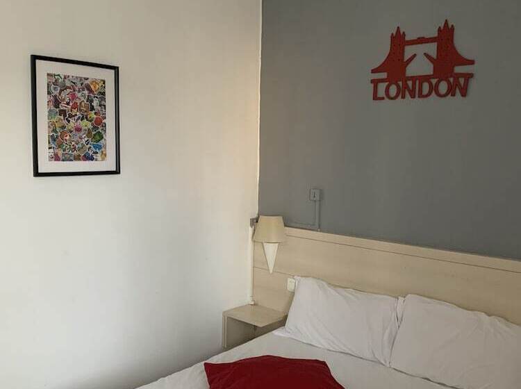 Отель Hôtel Vieille Tour Centre Rouen