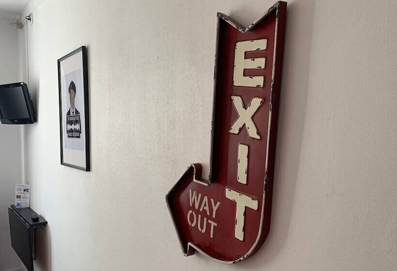 Отель Hôtel Vieille Tour Centre Rouen