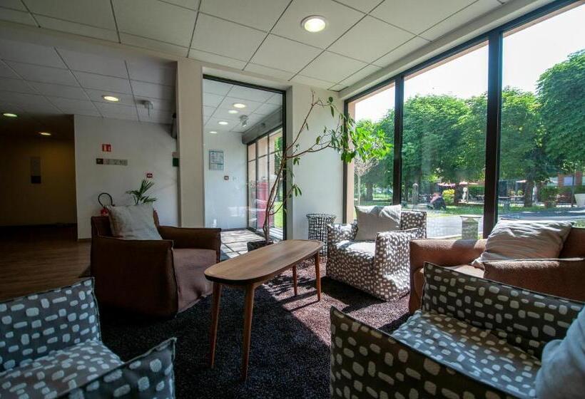 ホテル Ibis Maisons Laffitte