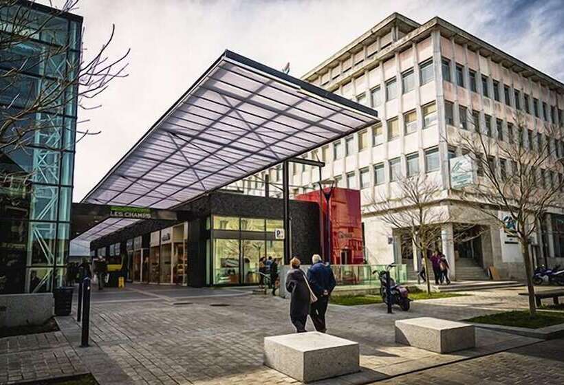 Отель Ibis Saintbrieuc Yffiniac