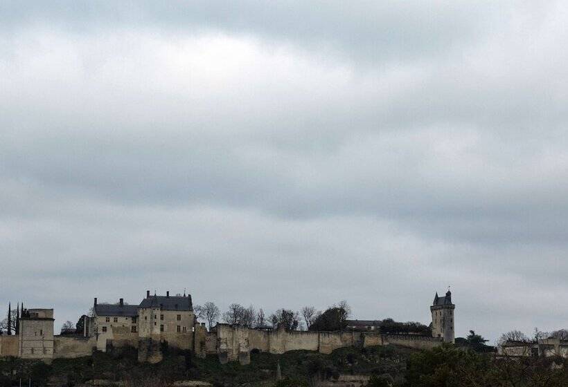 ホテル Ibis Styles Chinon