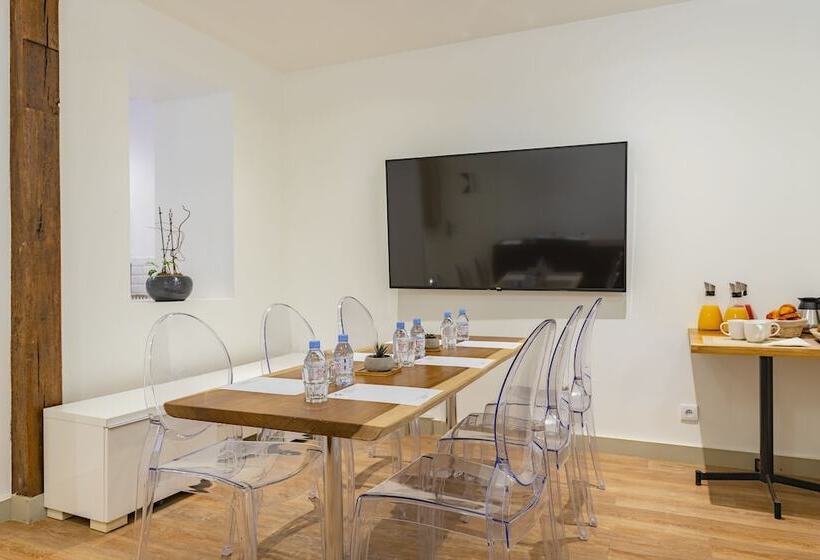 ホテル Korner Opera