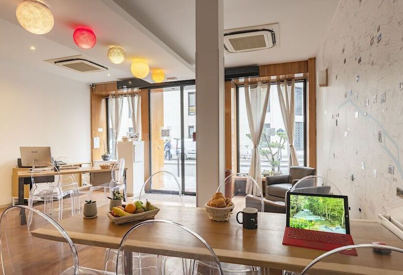 ホテル Korner Opera