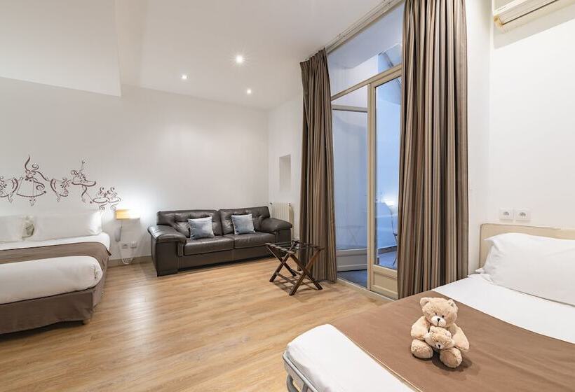 ホテル Korner Opera