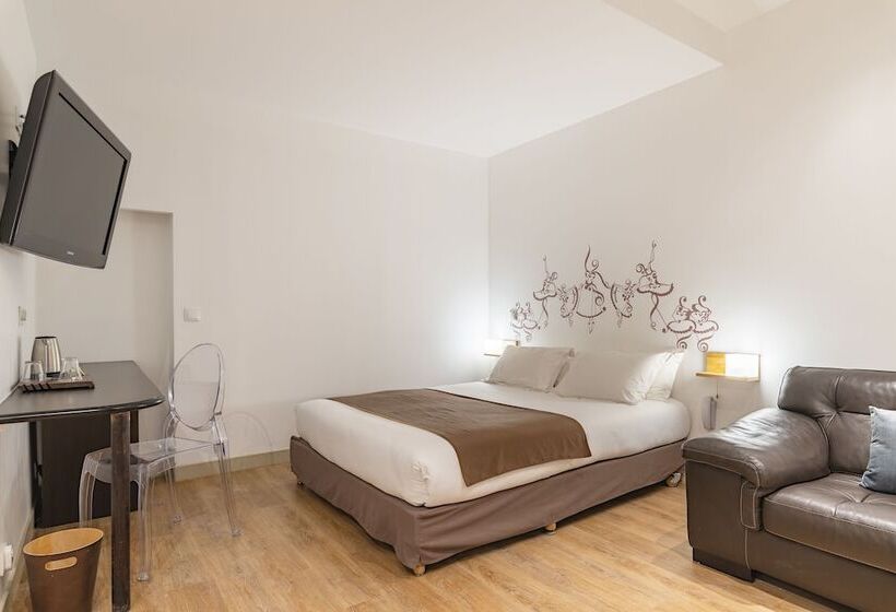 ホテル Korner Opera