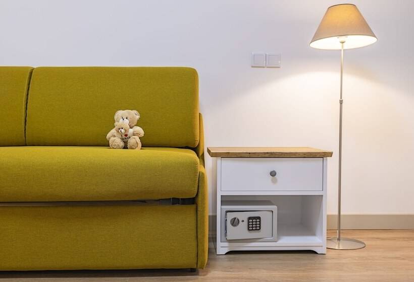 ホテル Korner Opera