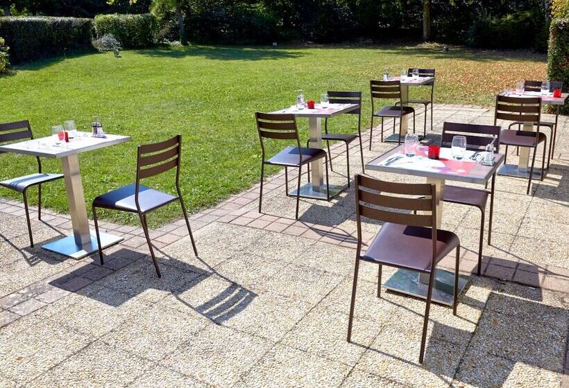 בית מלון כפרי Kyriad Blois Sud