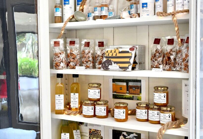 هتل Kyriad Lannionperros Guirec