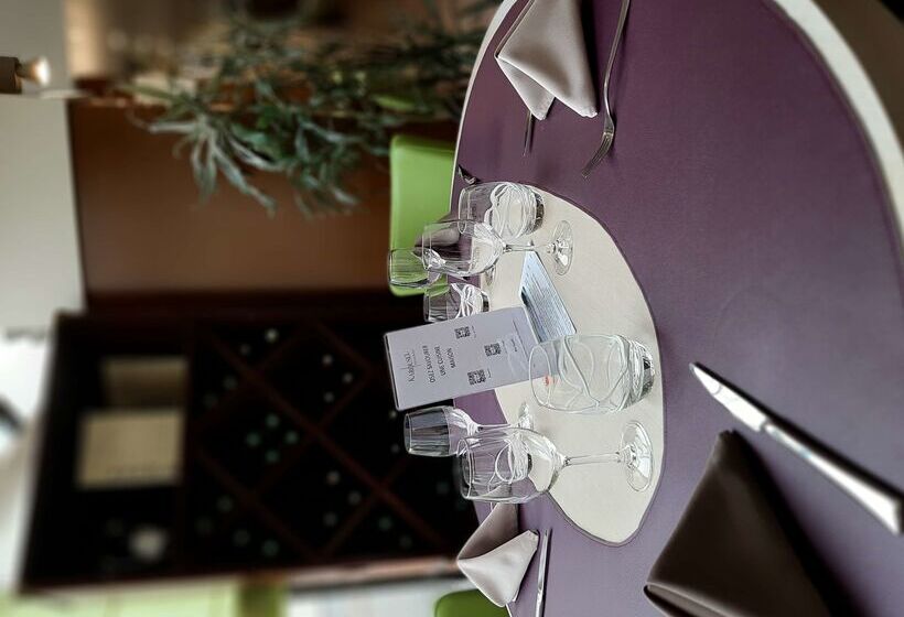 Kyriad Hotel Nevers Centre