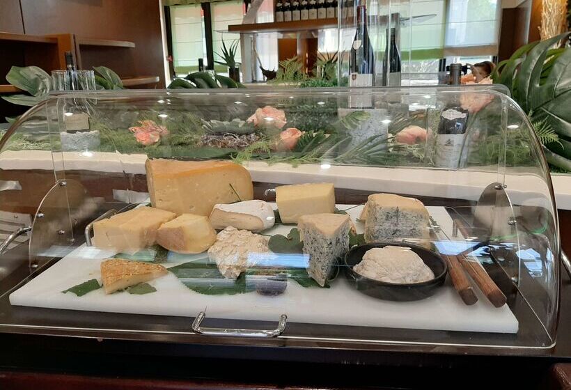 Kyriad Hotel Nevers Centre