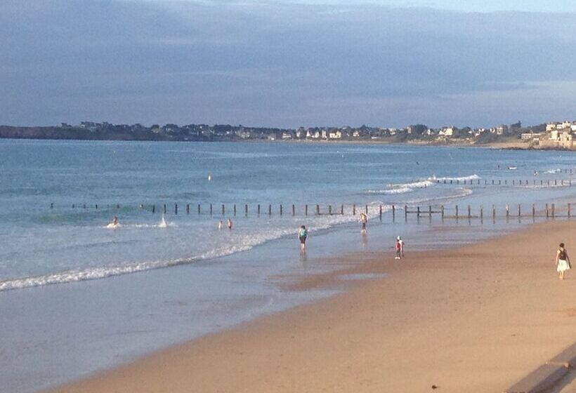 فندق Kyriad Saint Malo Centre Plage