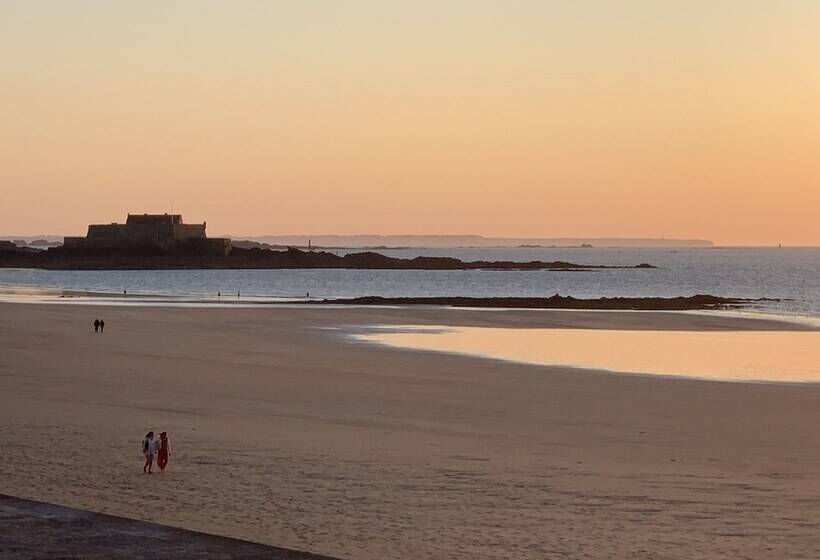 فندق Kyriad Saint Malo Centre Plage
