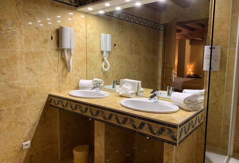 酒店 Kyriad Saumur Hyper Centre Hôtel Appartements Et Spa Soins Sothys Paris