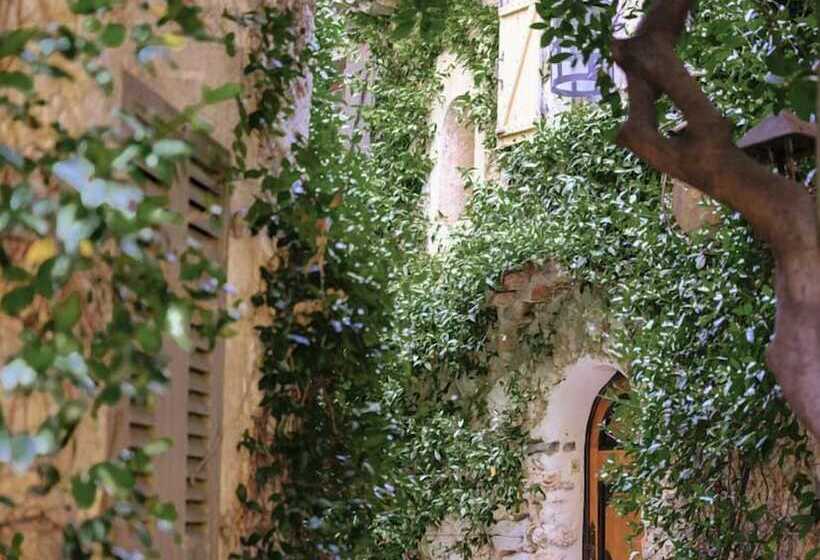 בית מלון כפרי La Chevre D Or