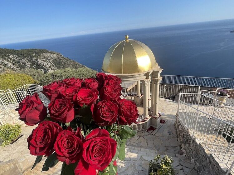 בית מלון כפרי La Chevre D Or