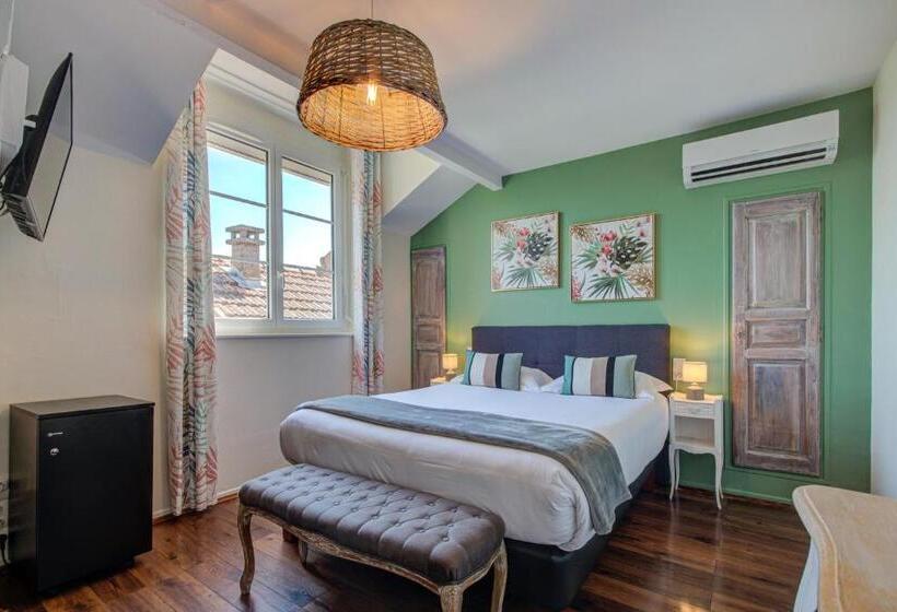 Logis Hotel Le Blason De Provence