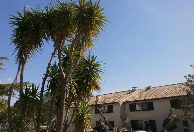 Отель Le Coudon