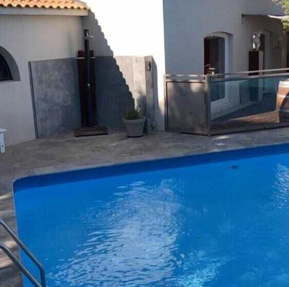 בית מלון כפרי Logis Hôtel Restaurant Les Aubuns