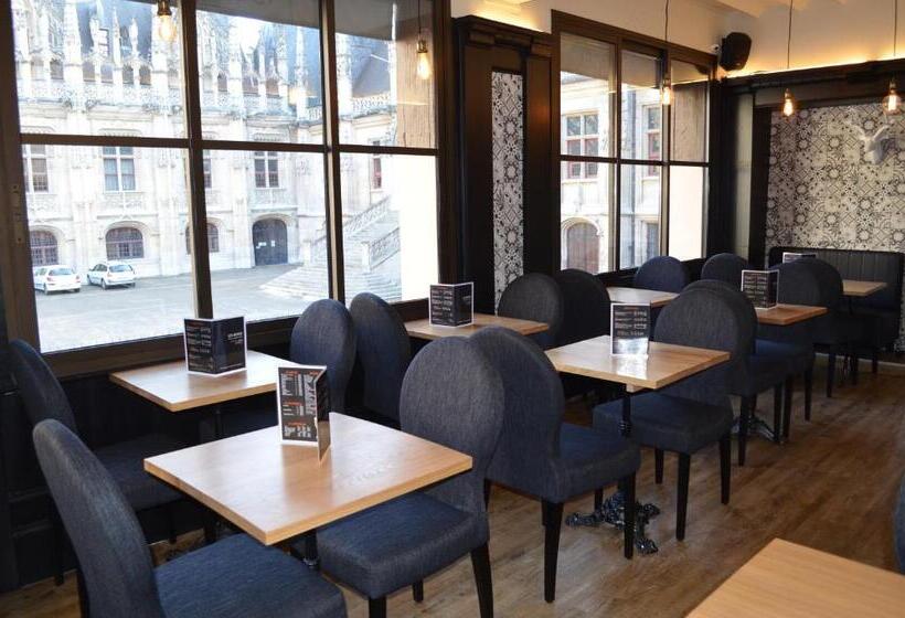 Отель Les Initiés