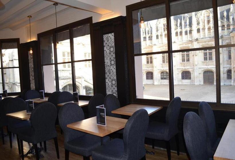 Отель Les Initiés