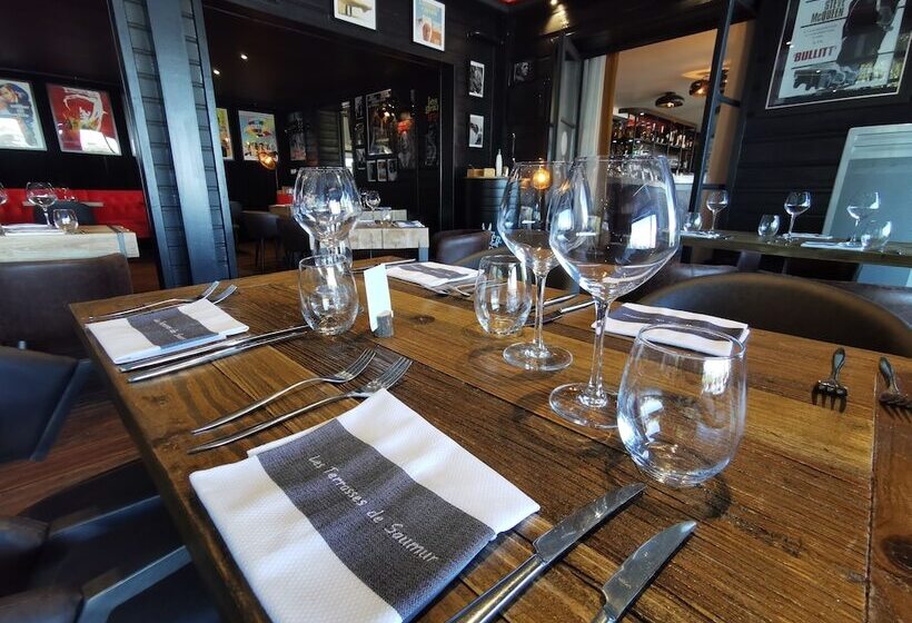 Отель Les Terrasses De Saumur Hôtel & Appartements Restaurant & Spa