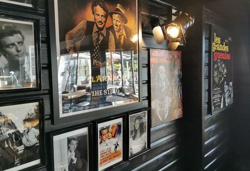 Отель Les Terrasses De Saumur Hôtel & Appartements Restaurant & Spa