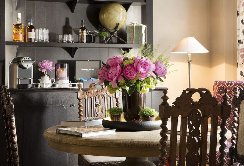 ホテル Les Tournelles