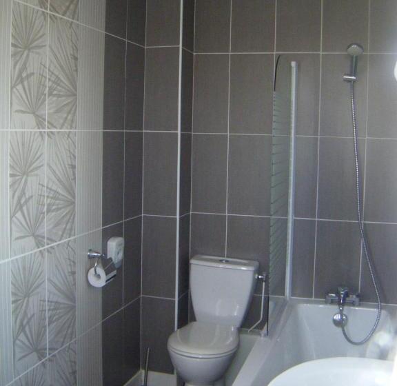 فندق Logis   Hôtel & Restaurant Le Bellevue