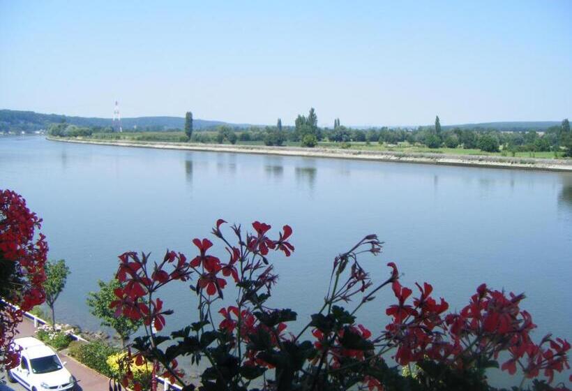 فندق Logis   Hôtel & Restaurant Le Bellevue