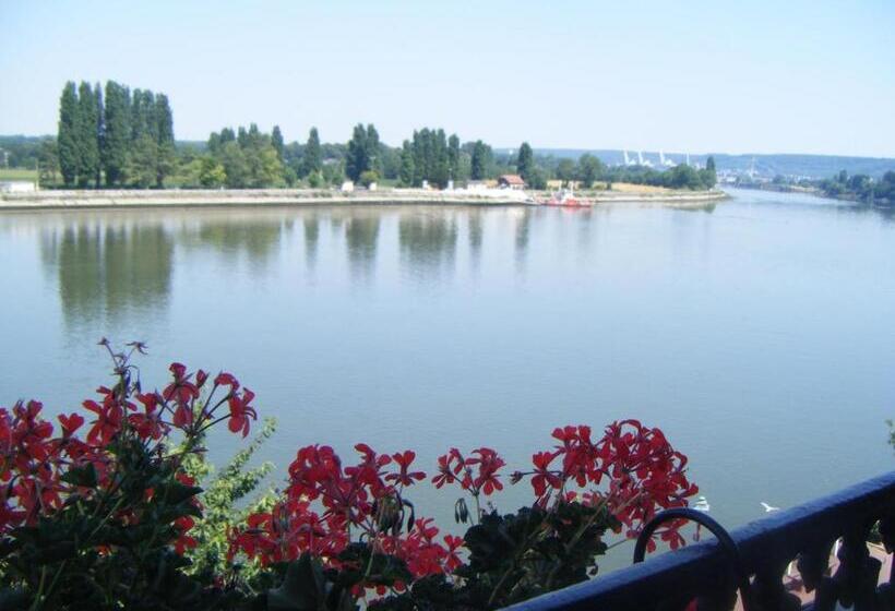 فندق Logis   Hôtel & Restaurant Le Bellevue