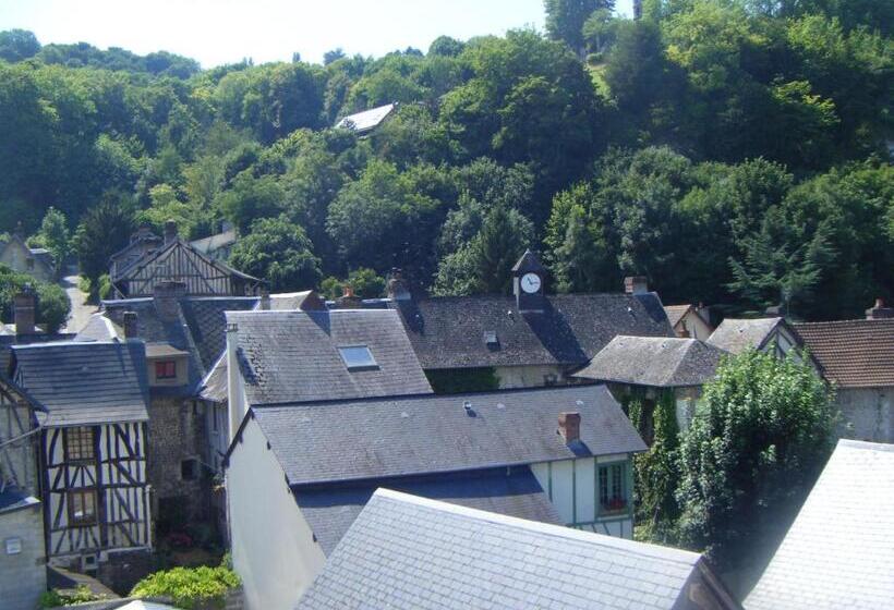 فندق Logis   Hôtel & Restaurant Le Bellevue