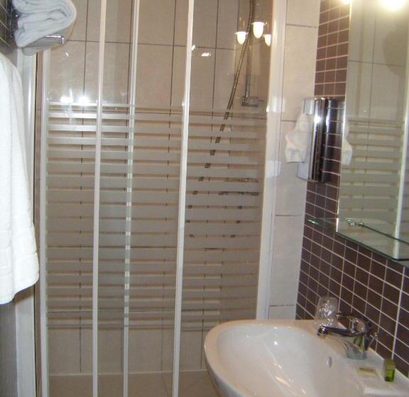 فندق Logis   Hôtel & Restaurant Le Bellevue