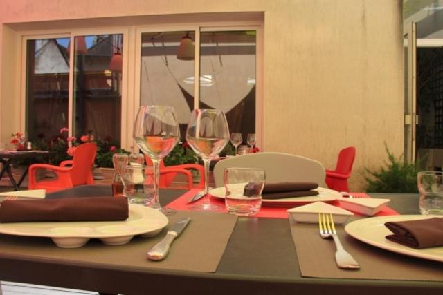 Отель Logis Hôtel De France Restaurant Le Lucullus