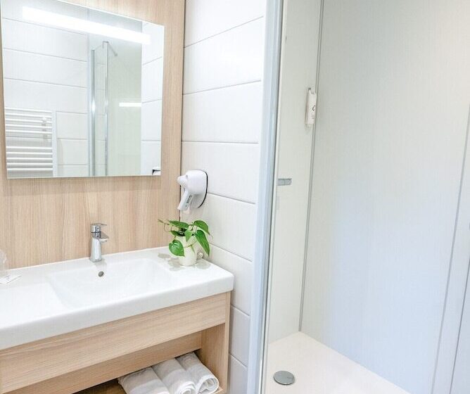 호텔 Logis, Hôtel Au Chêne Vert, Saint Brieuc Nord