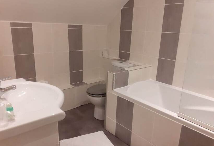 בית מלון כפרי Logis Hôtel Restaurant De L Ecu