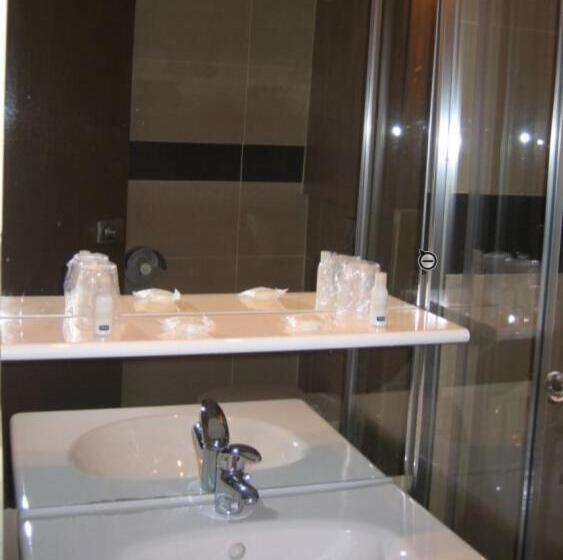 בית מלון כפרי Logis Lhôtel Restaurant Antony Verrières Le Buisson